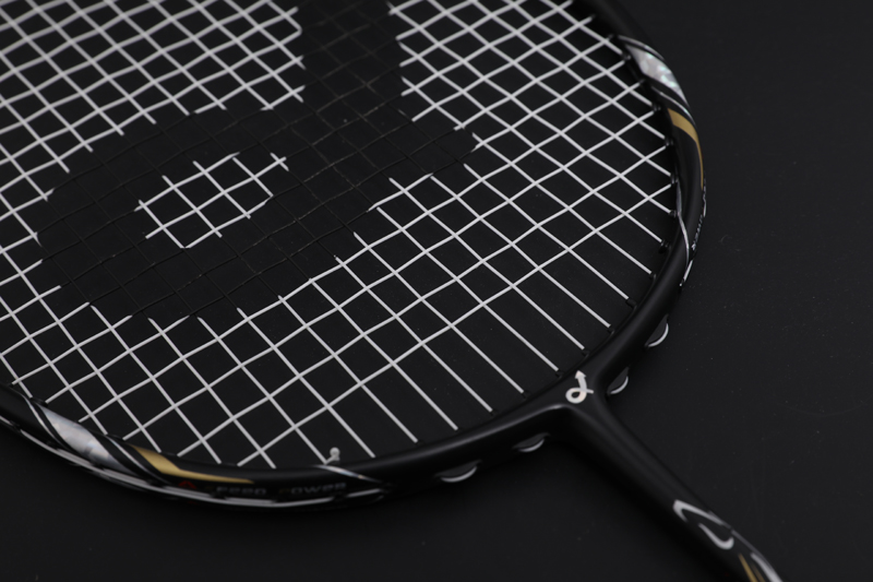 Premium Carbon Badmintonketcher CX-B668 Sort