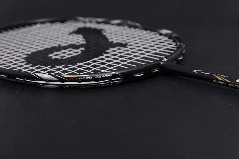 Premium Carbon Badmintonketcher CX-B668 Sort