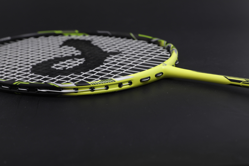 Premium Carbon Badmintonketcher CX-B658 Lysegul